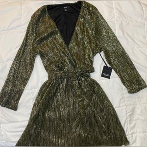 Verá Wang brand new with tags medium gold metallic dress